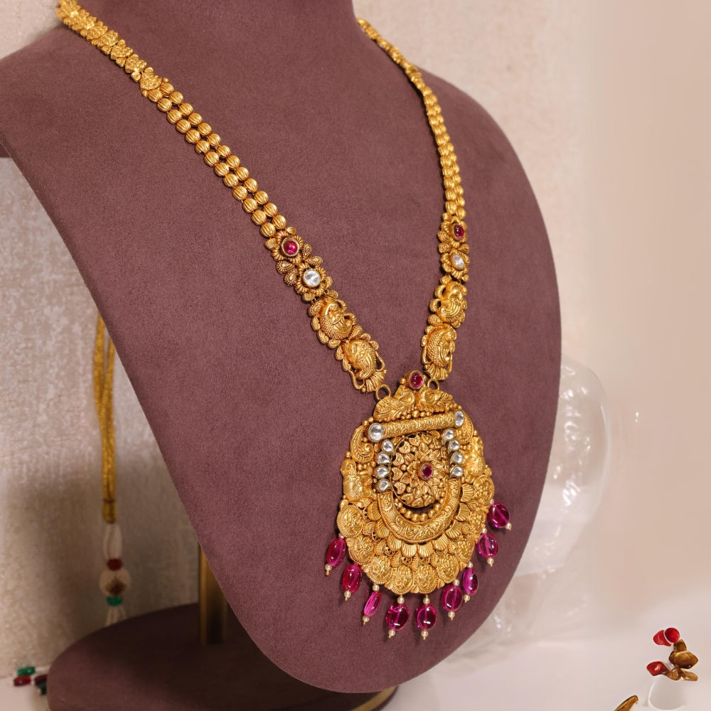 Luxurious Pure Gold Layered Necklace Set