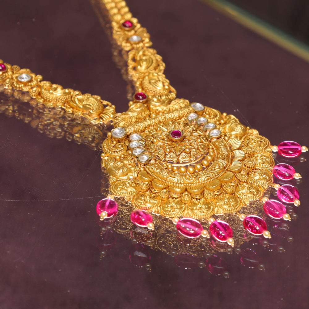 Luxurious Pure Gold Layered Necklace Set