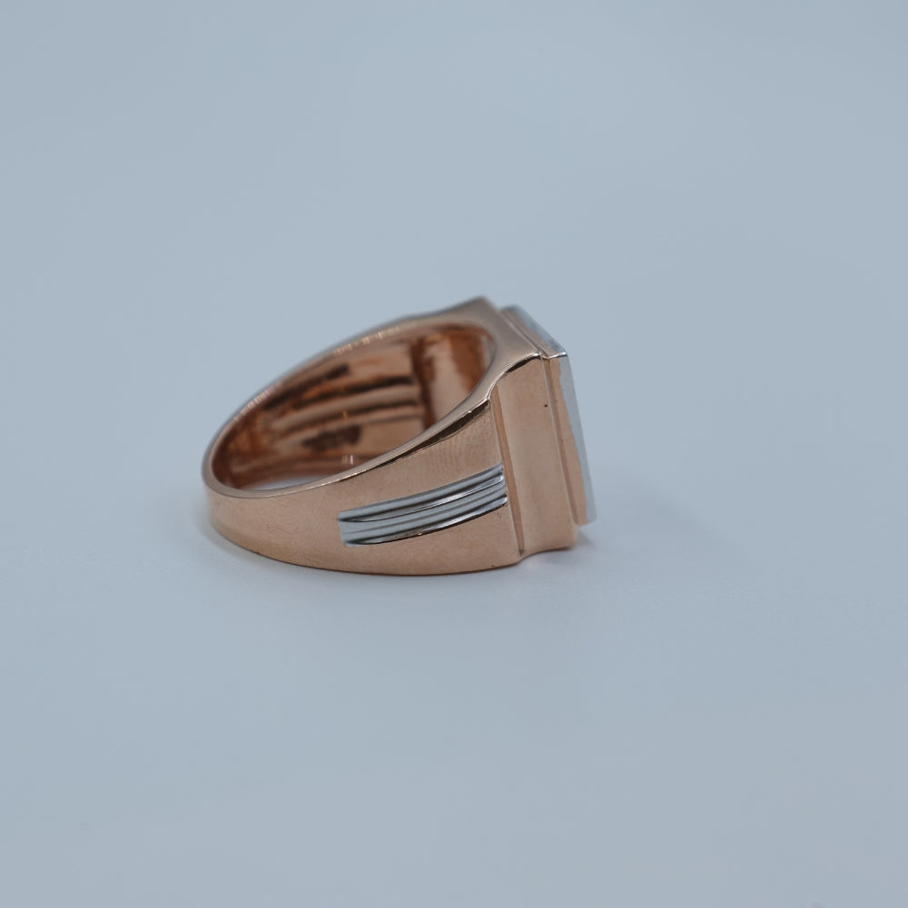 Luxurious Two-Tone Diamond Ring