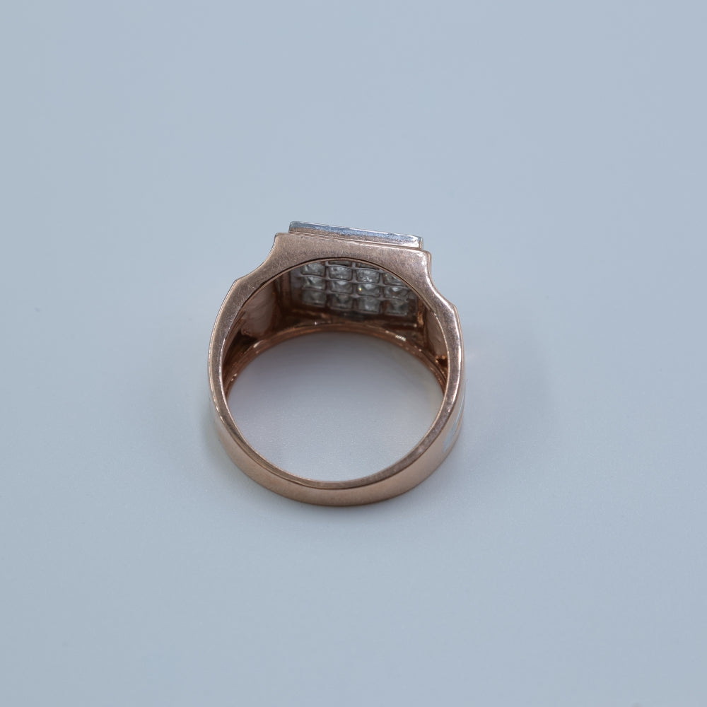 Luxurious Two-Tone Diamond Ring