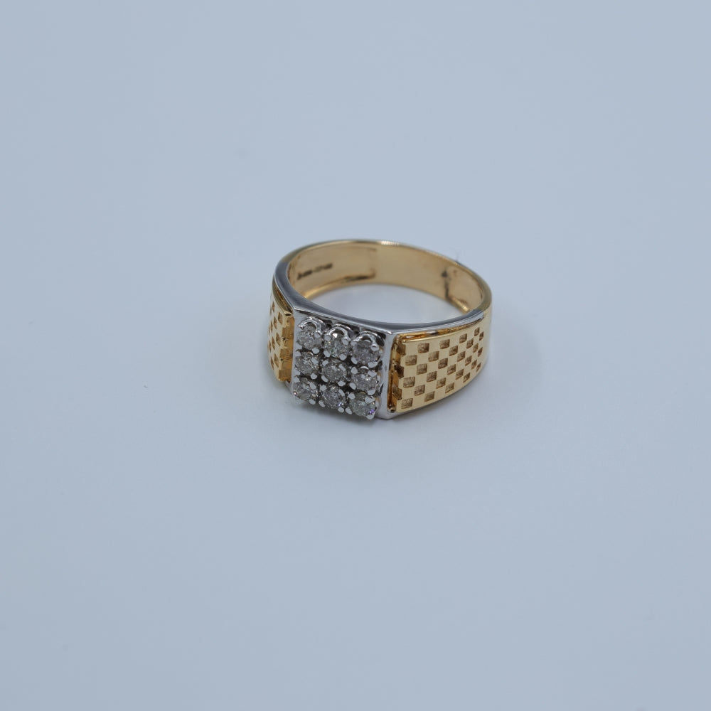 Luxurious Two-Tone Diamond Ring