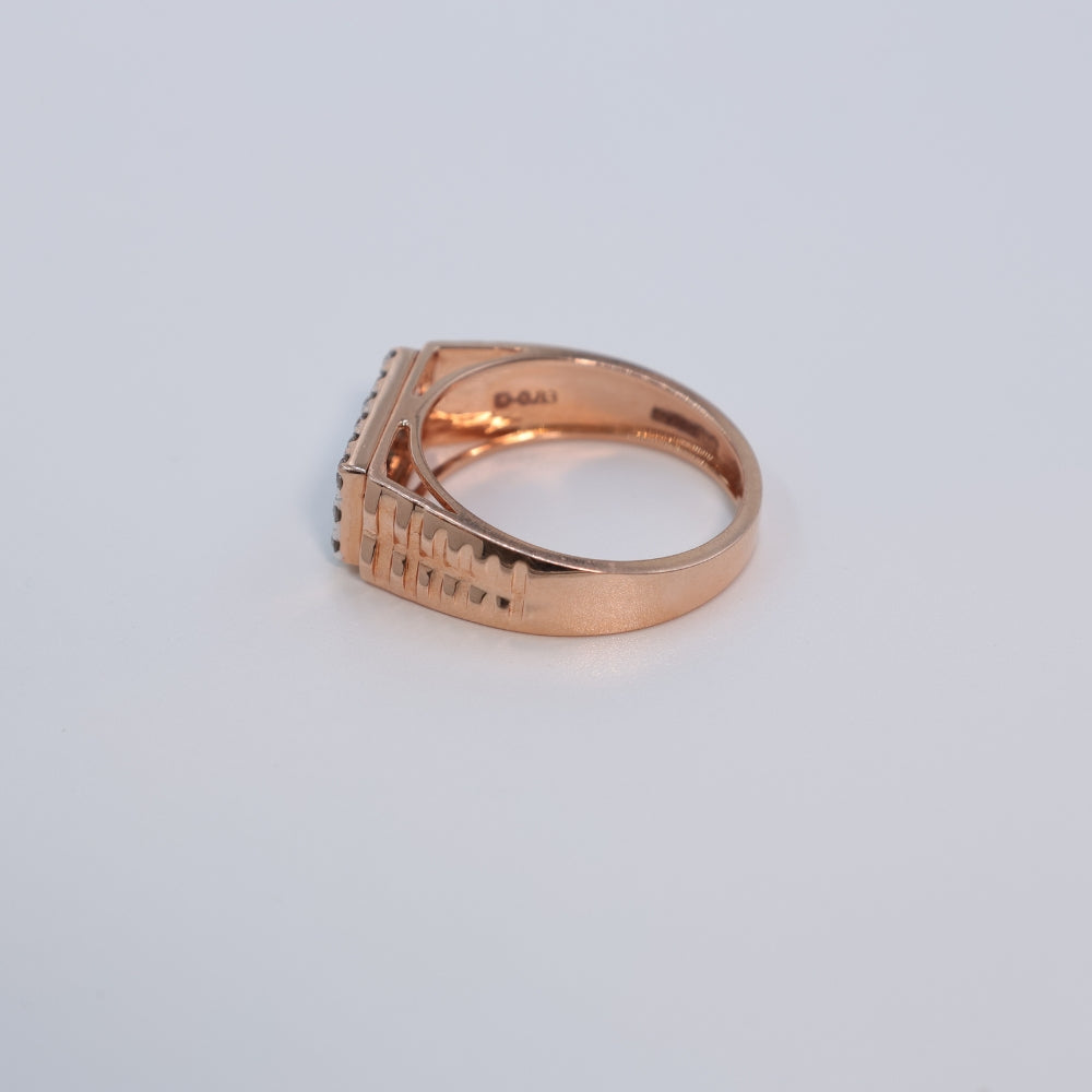 Luxurious Diamond Ring