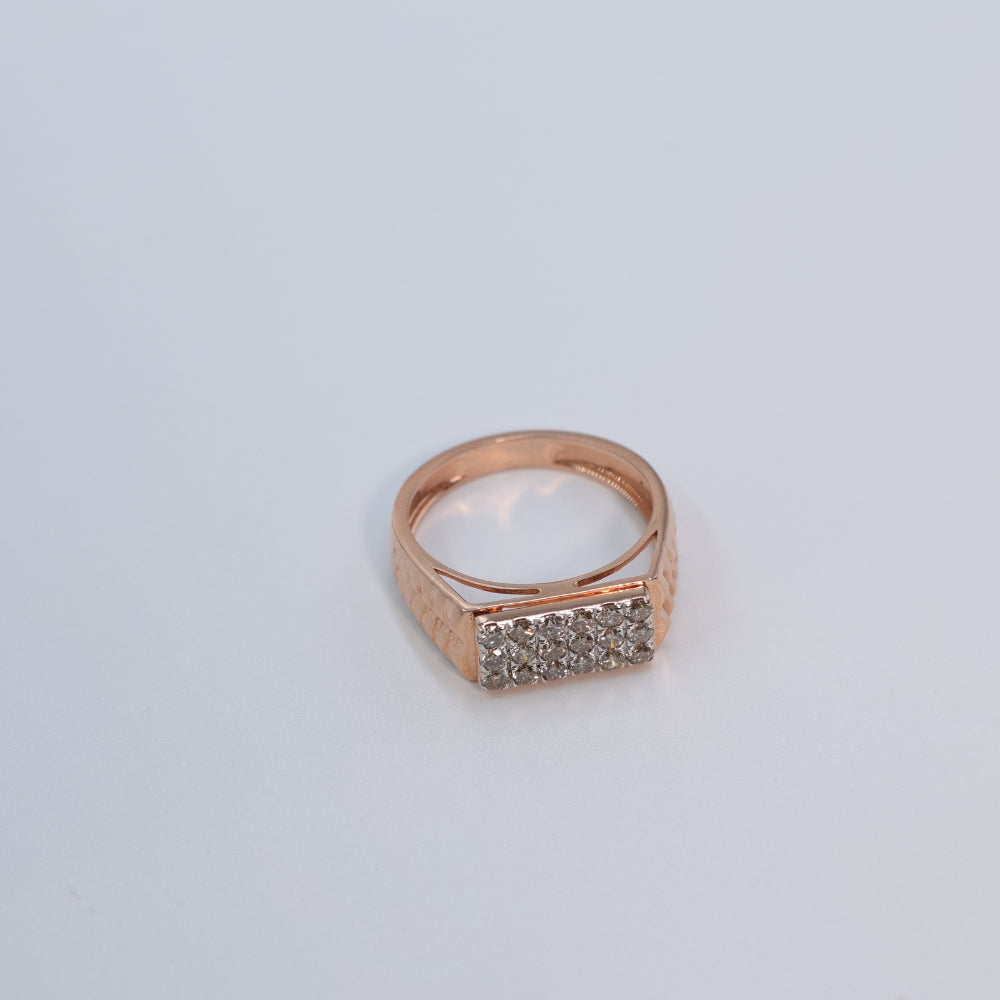 Luxurious Diamond Ring