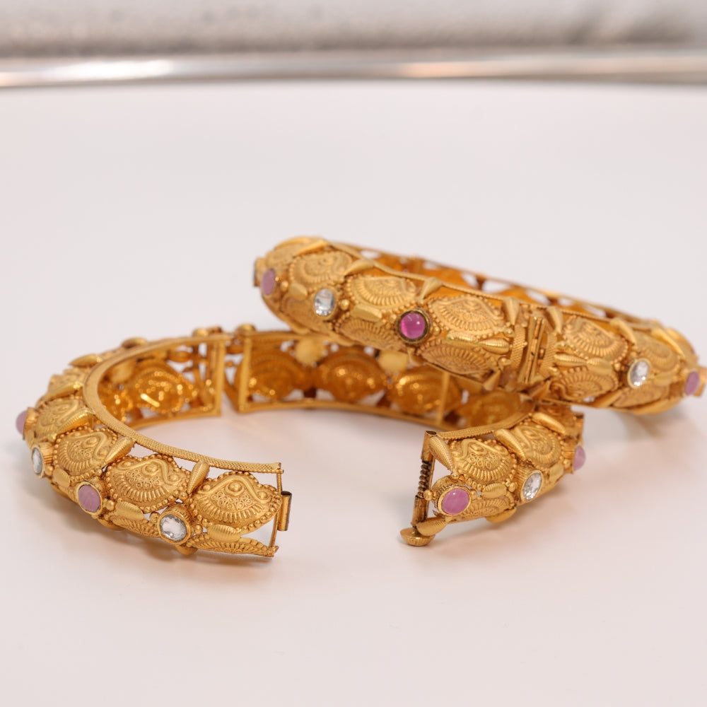 Traditional Gold Bangle Set