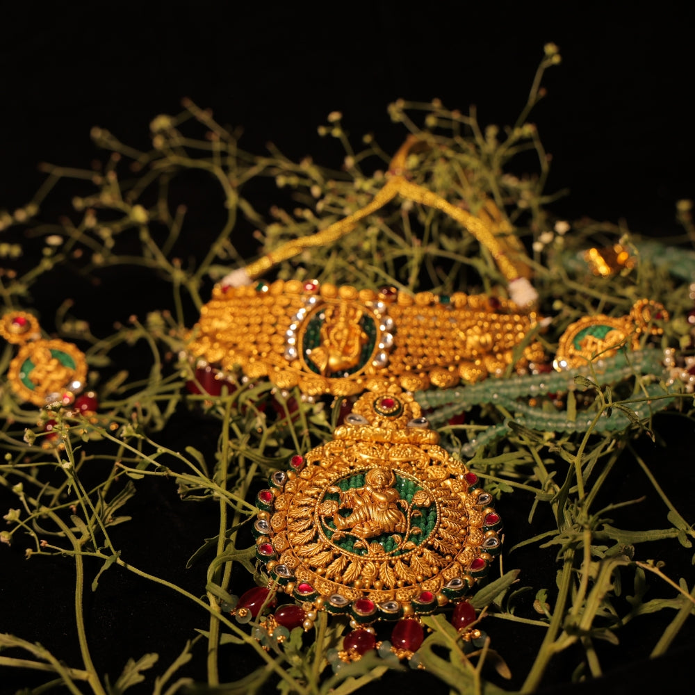 Divine Gold Necklace Set