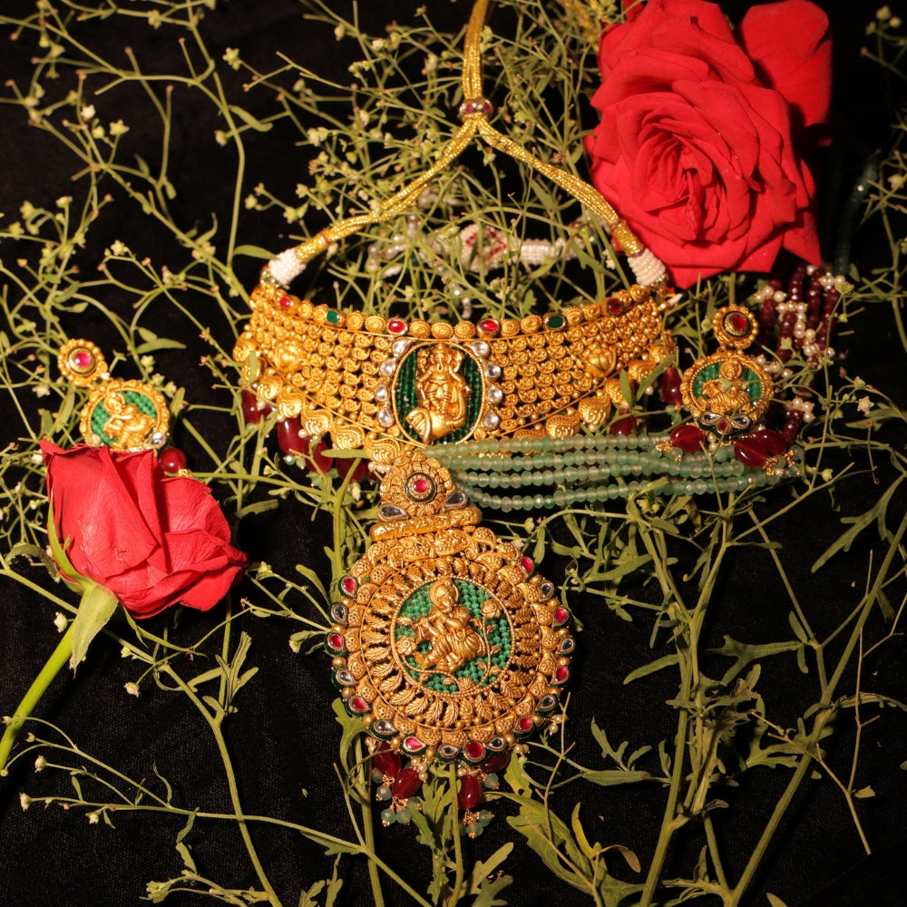 Divine Gold Necklace Set