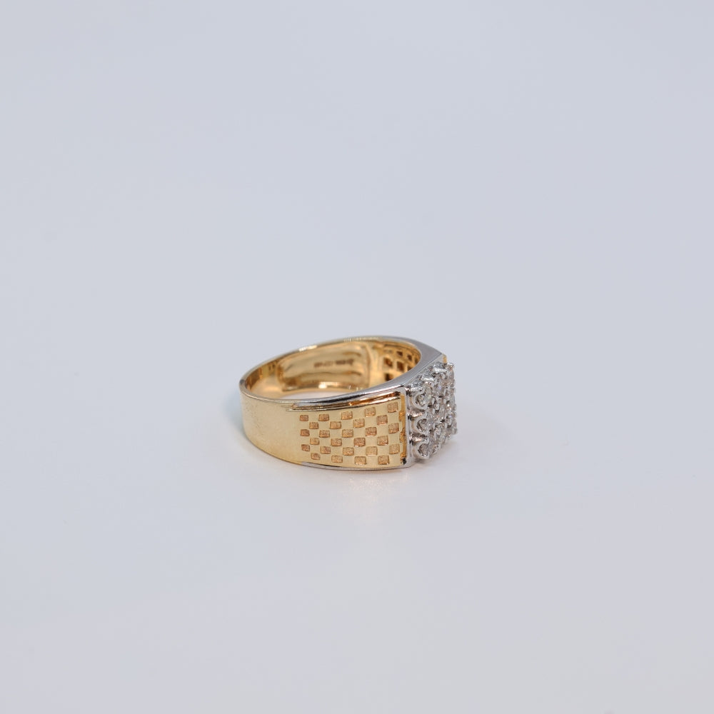 Elegant Two-Tone Gold and Diamond Ring