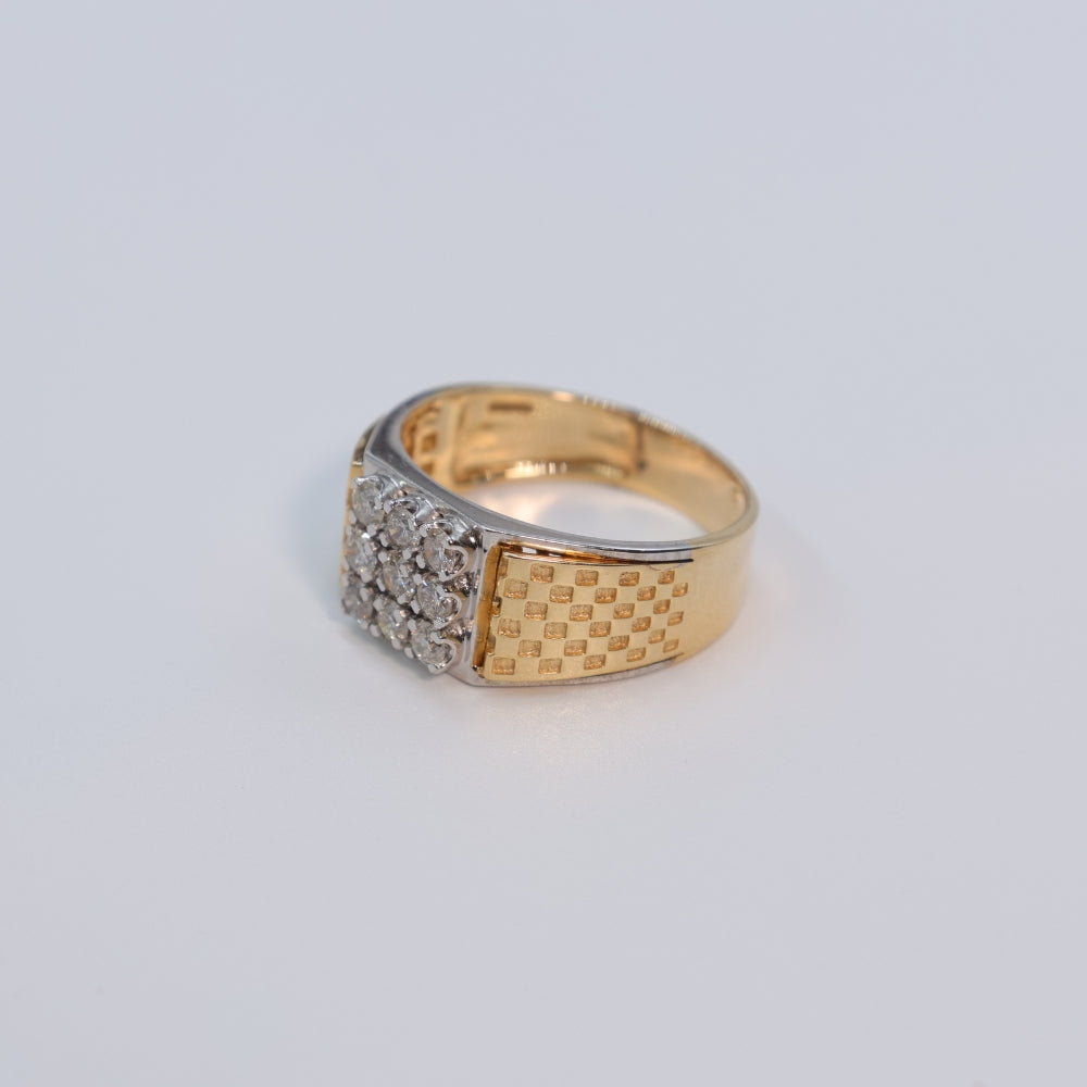 Elegant Two-Tone Gold and Diamond Ring